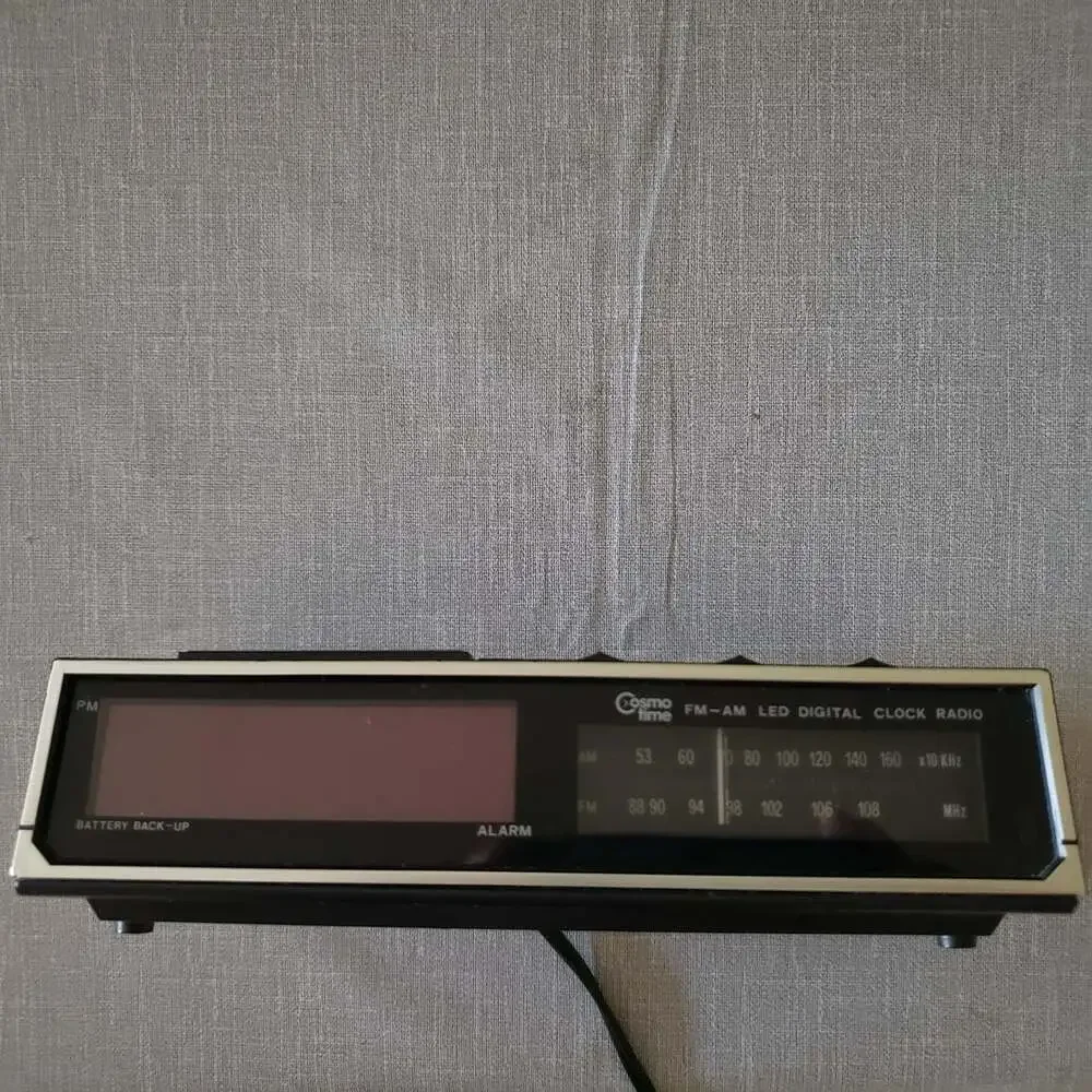 VTG Cosmo AM-FM LED Digital Clock Radio (Model CR 2002)